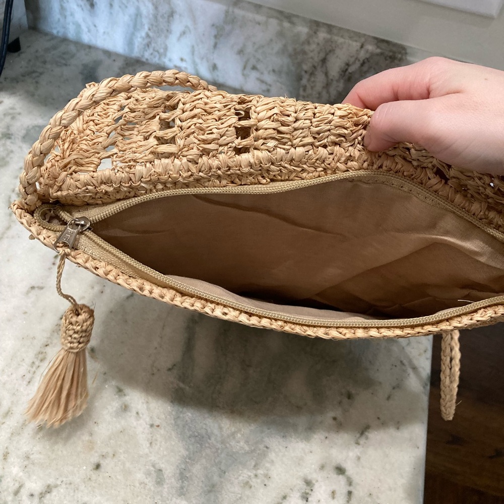 Handmade Straw Crossbody Bag - Picture 4 of 6